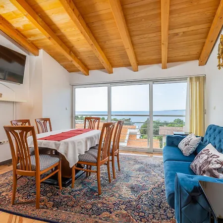 Vb Jelcic Krk 公寓